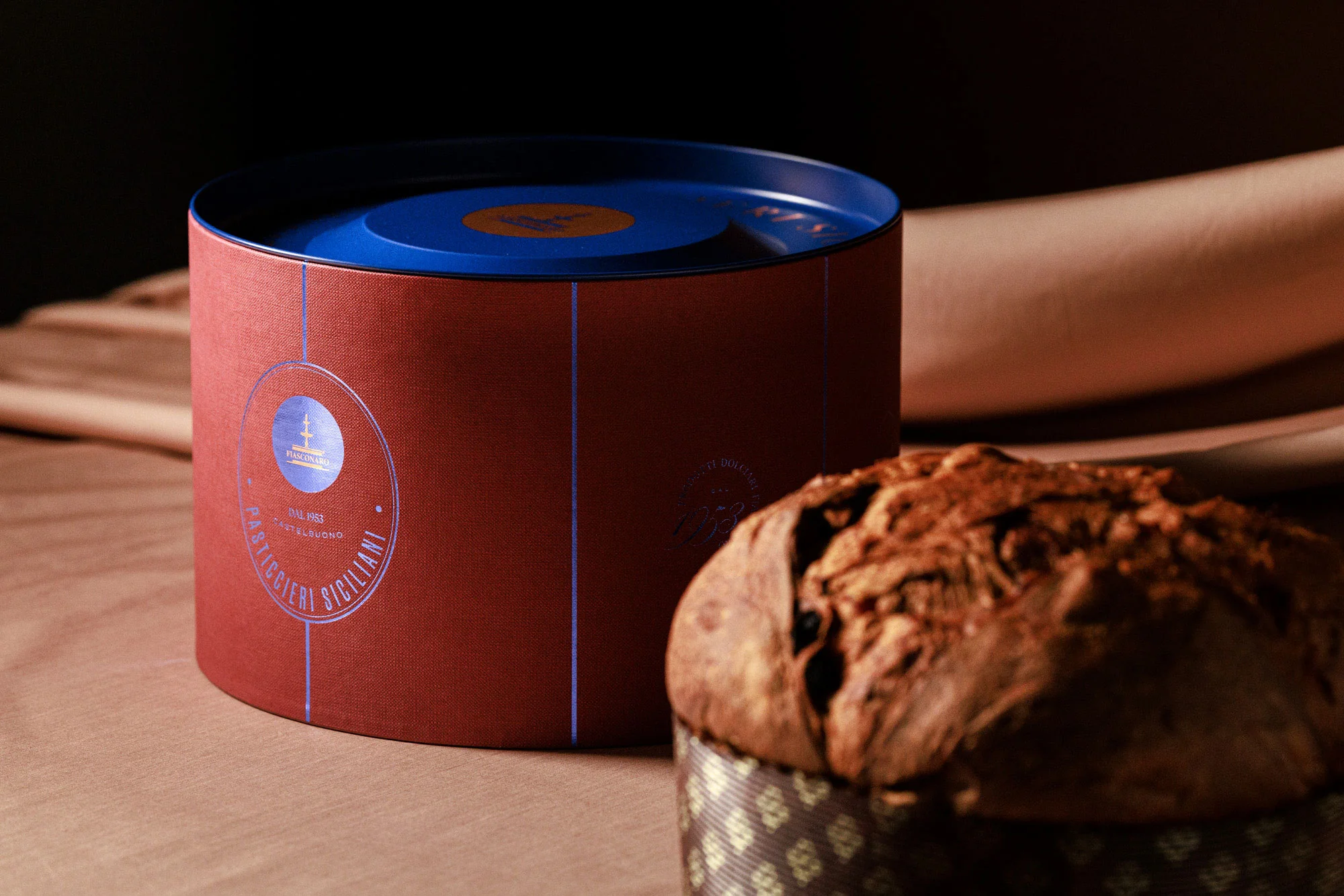Panettone Fiasconaro Classico "Malvasia delle Lipari Passito DOC" 35.3 oz | 1 kg - Image 4